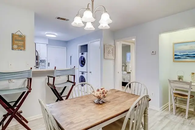 Dining area at Fiddler’s Cove 12G